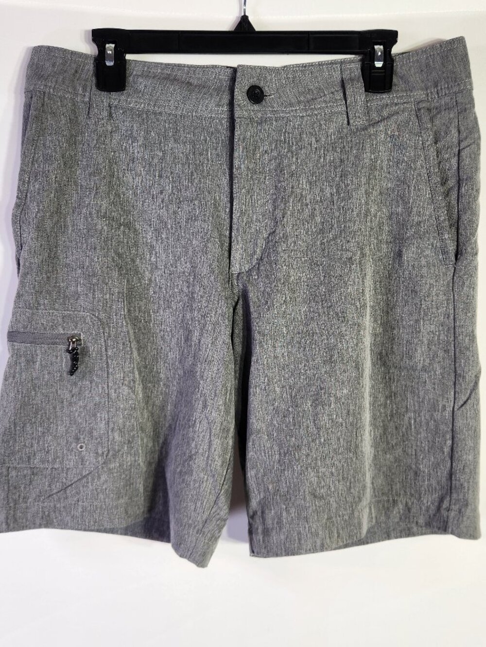 Magellan Outdoors Fish Gear Water Repellent Men’s Gray Shorts – Size 32